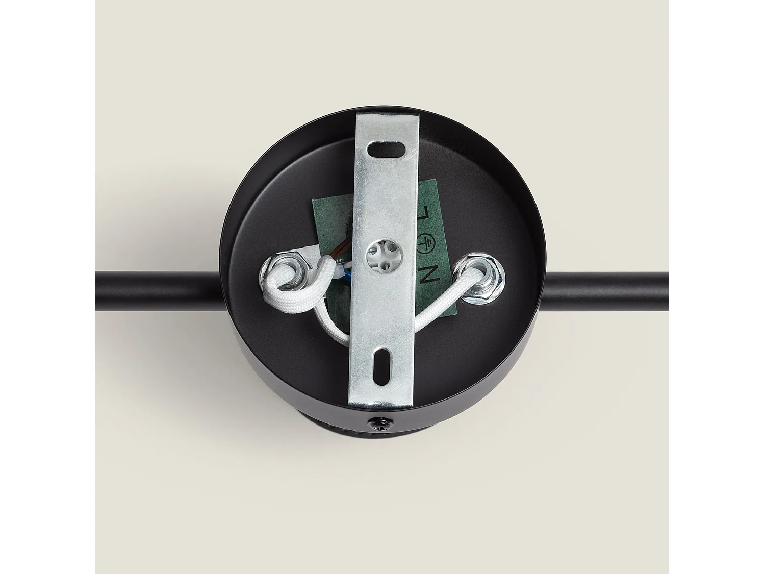 Lámpara de Pared Metal y Corcho Tres Focos Liksy Negro