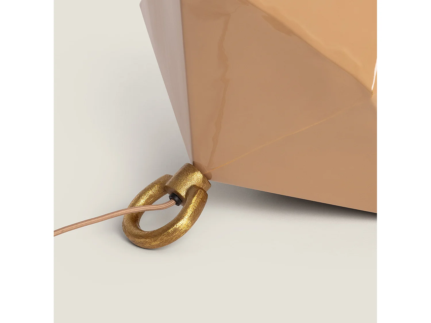 Lámpara de Mesa Metal Gold Elia Beige