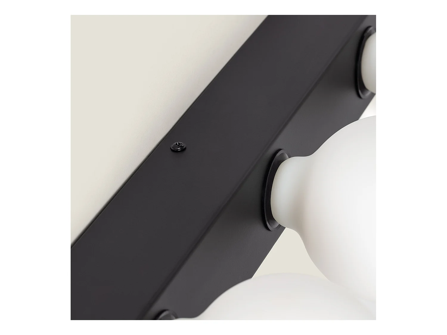 Lampe Murale Salle de Bain Métal 3 Spots Aizkra Noir