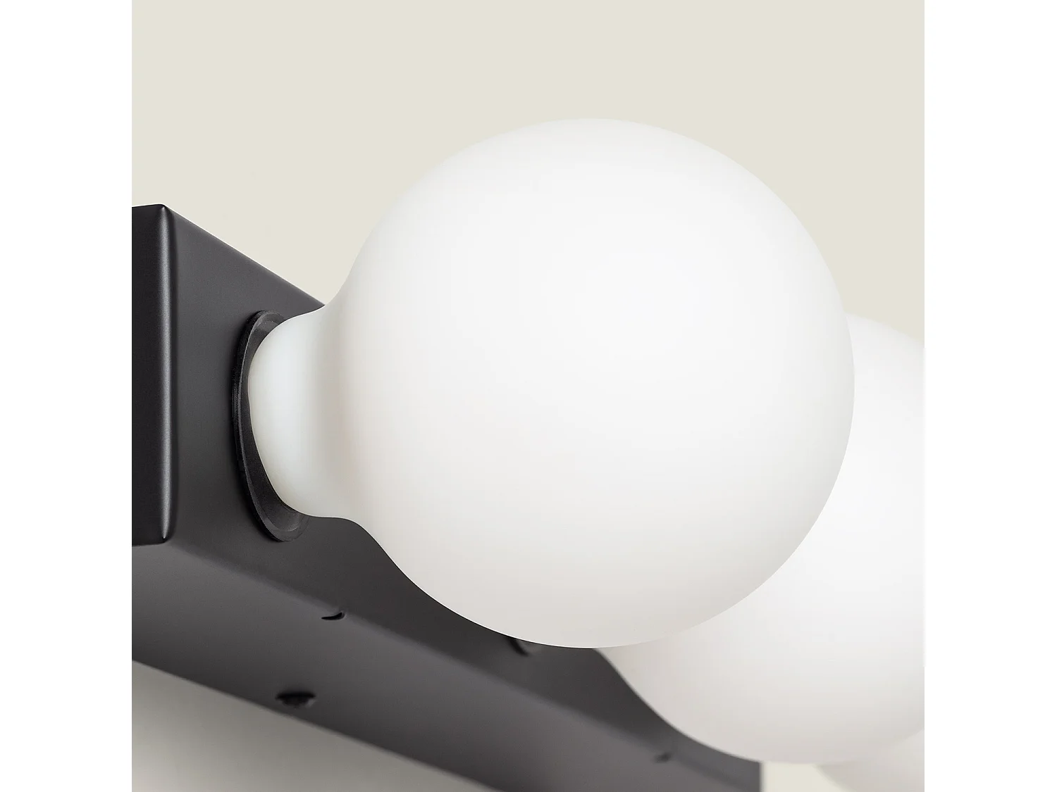 Lampe Murale Salle de Bain Métal 3 Spots Aizkra Noir