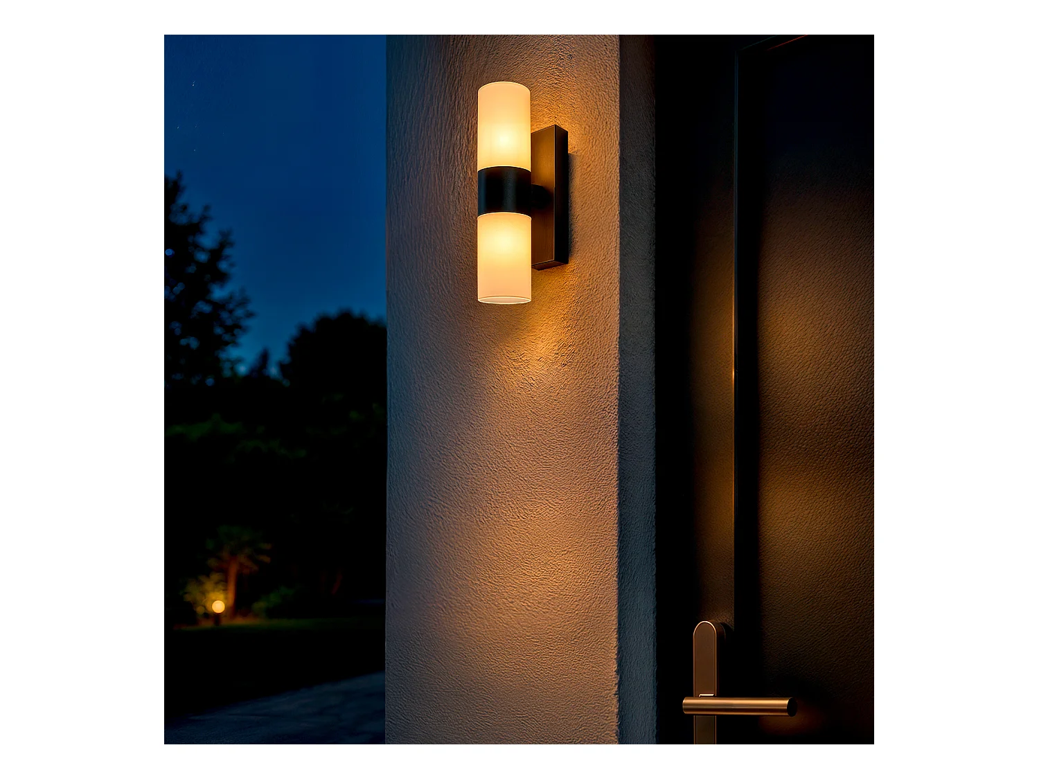 Aplique de Pared Baño Aluminio y PC Avery Negro