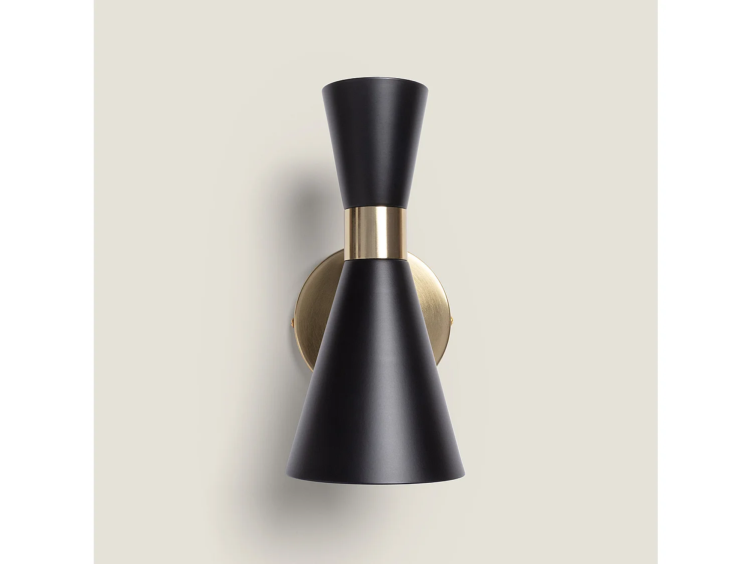 Lámpara de Pared Metal Jigger Negro