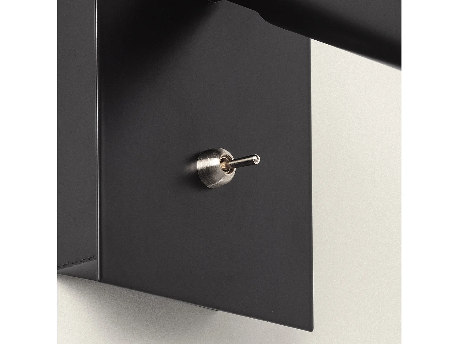 Lampe Murale LED 2.5W Carrée Aluminium avec Port USB Gazny Noir mat