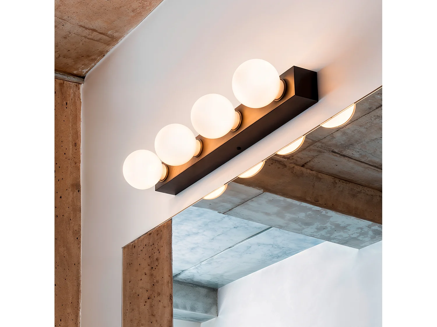 Lampe Murale Salle de Bain Métal 4 Spots Aizkra Noir