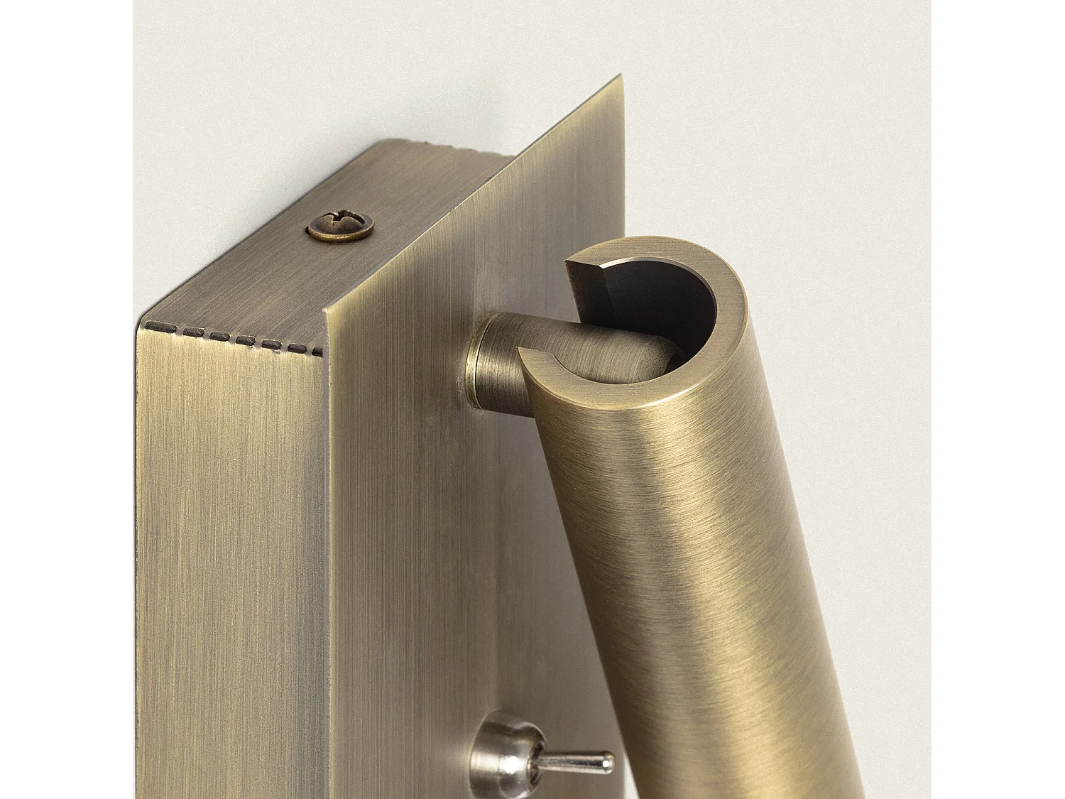 Lampe Murale LED 2.5W Carrée Aluminium avec Port USB Gazny Bronze