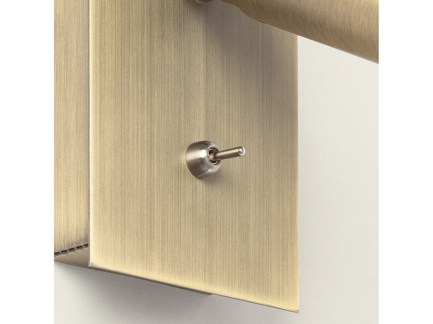 Lampe Murale LED 2.5W Carrée Aluminium avec Port USB Gazny Bronze