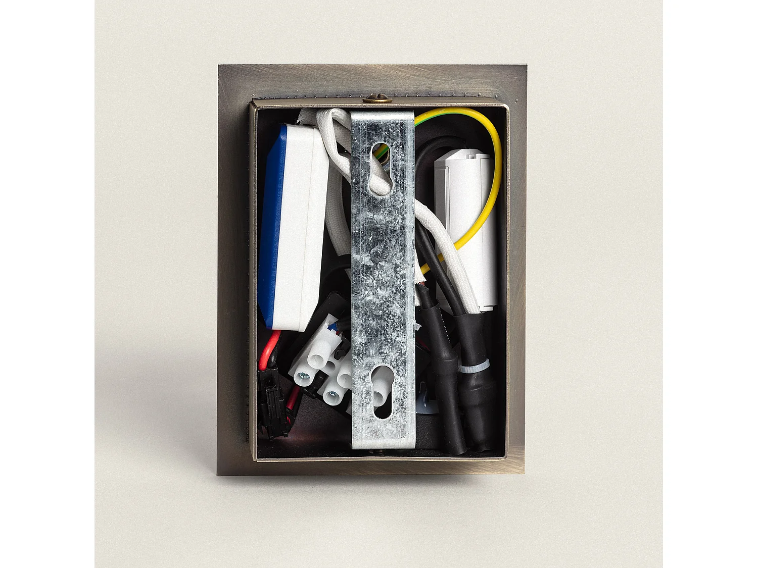 Lampe Murale LED 2.5W Carrée Aluminium avec Port USB Gazny Bronze