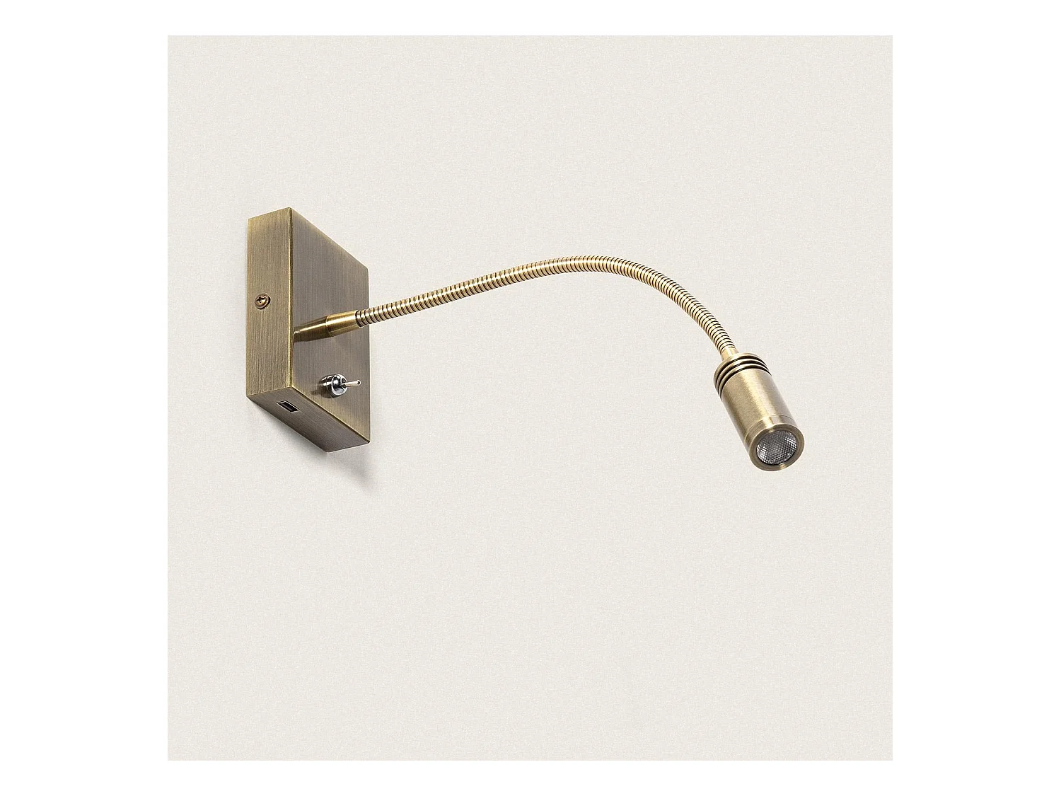 Lámpara de Pared LED 2.5W Metal con Puerto USB Apsley Dorado