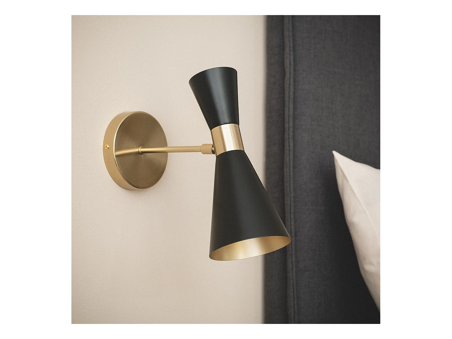 Lampe Murale Métal Jigger Orientable Rouge