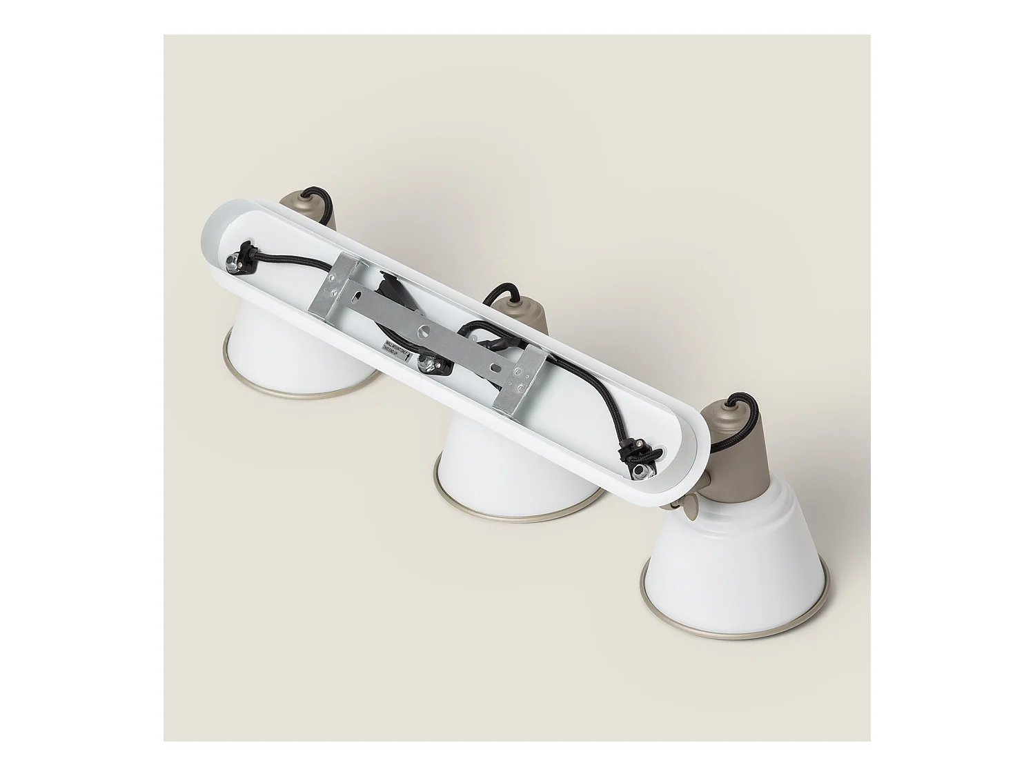 Lampe Murale Salle de Bain Métal 3 Spots Birzay Blanc