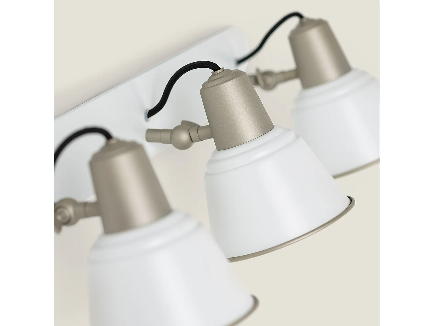 Lampe Murale Salle de Bain Métal 3 Spots Birzay Blanc