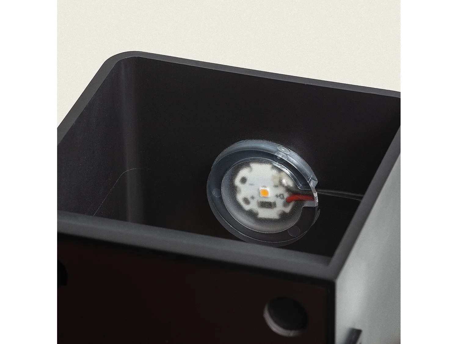 Applique Murale LED Métal avec Batterie Rechargeable USB Cinnia Noir