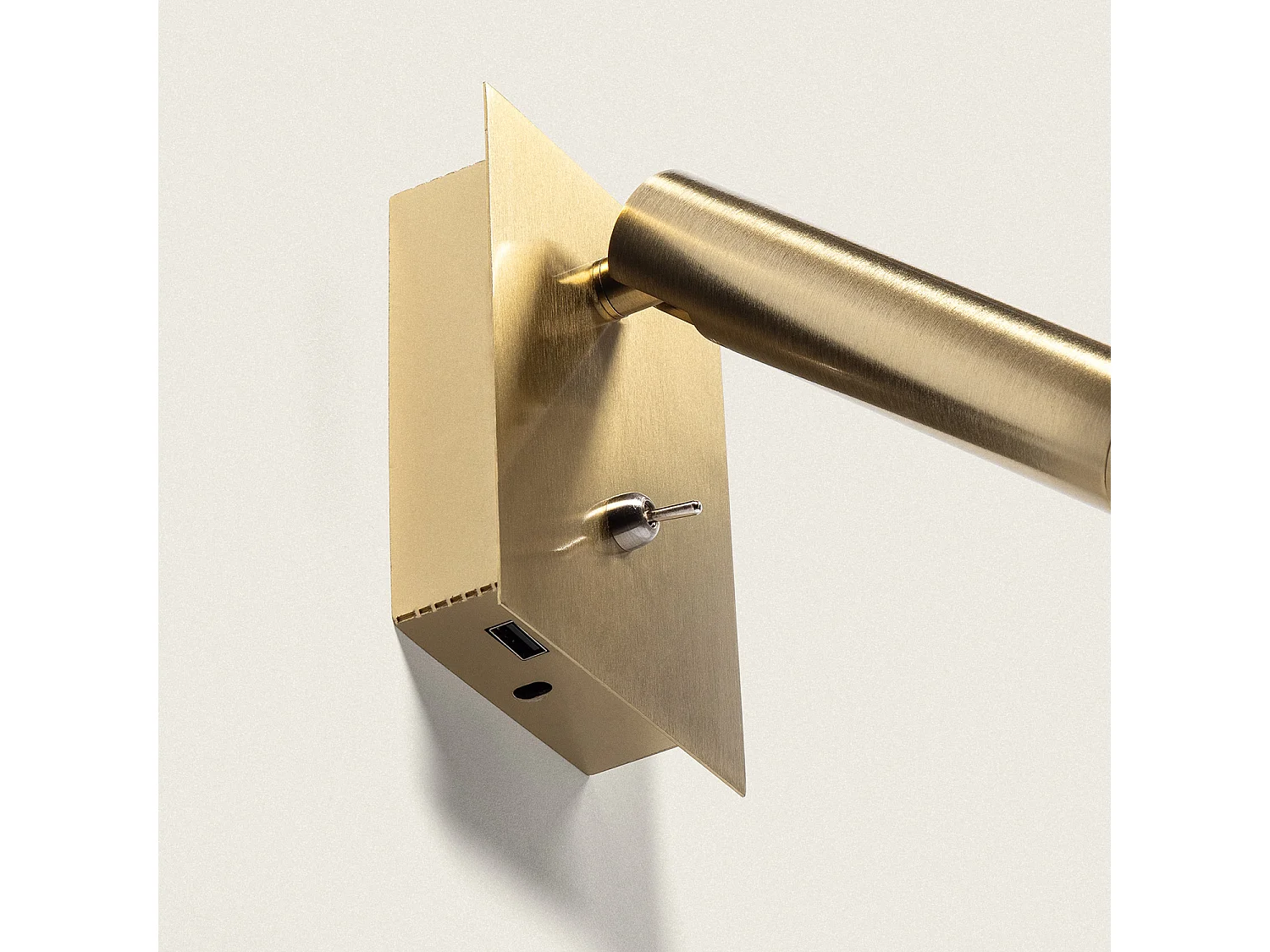 Lampada da Parete LED 2.5W Quadrata in Alluminio con Presa USB Gazny Oro