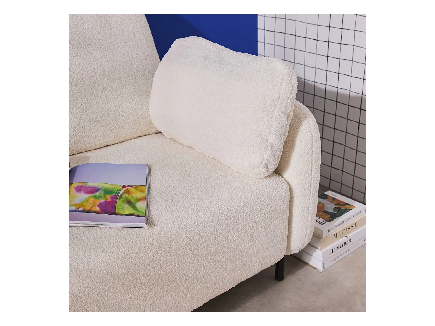 Divano 3 posti bouclé e struttura metallica, crema