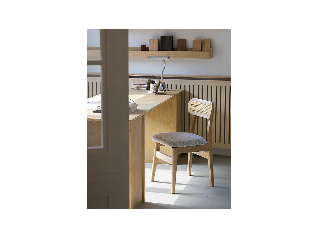 Lot de 2 chaises en bois massif, dossier en cannage et assise en tissu chiné gris