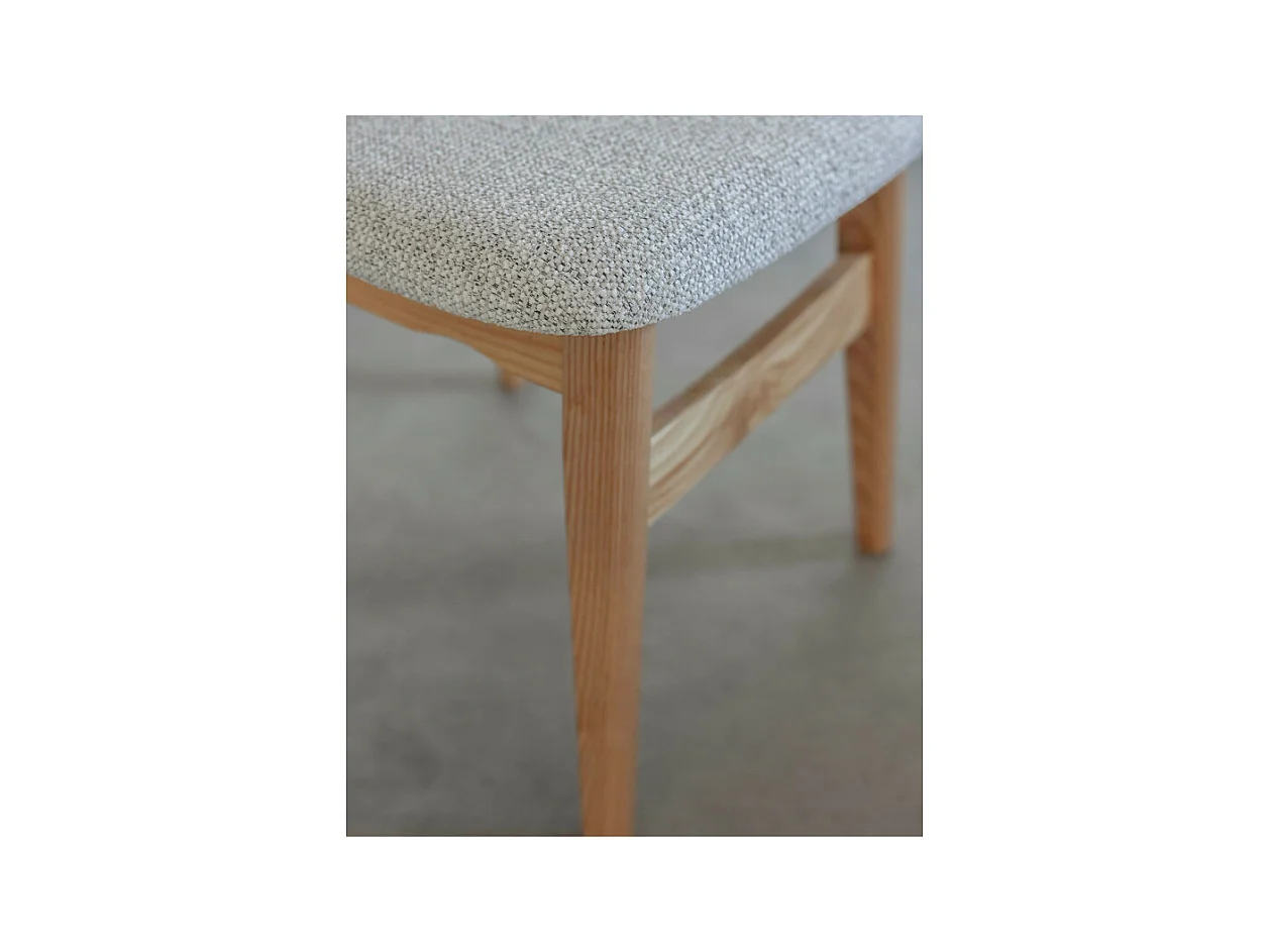 Lot de 2 chaises en bois massif, dossier en cannage et assise en tissu chiné gris