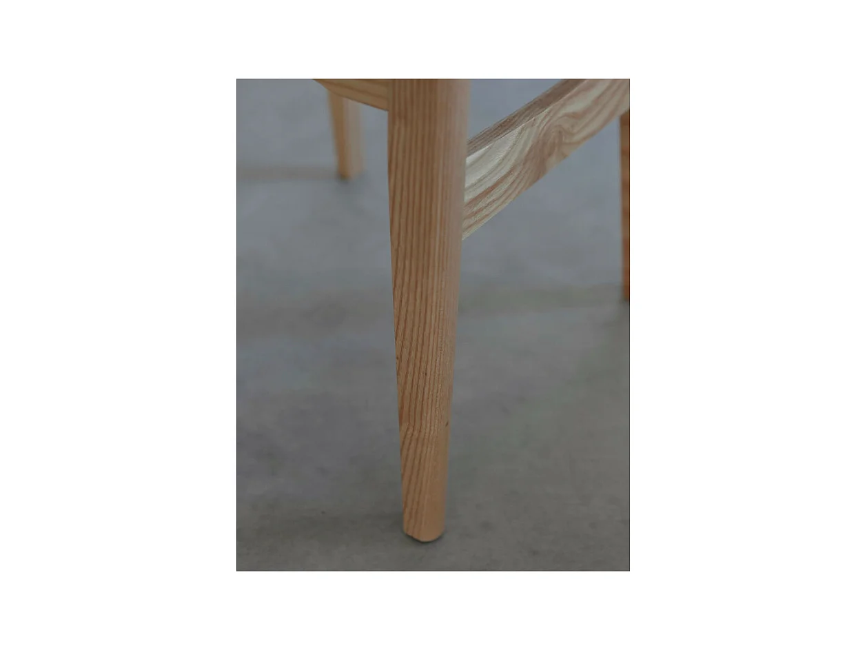 Lot de 2 chaises en bois massif, dossier en cannage et assise en tissu chiné gris