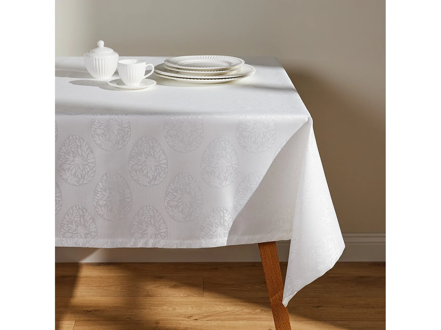 Tischdecke Lumic mittelweiß 150 x 220