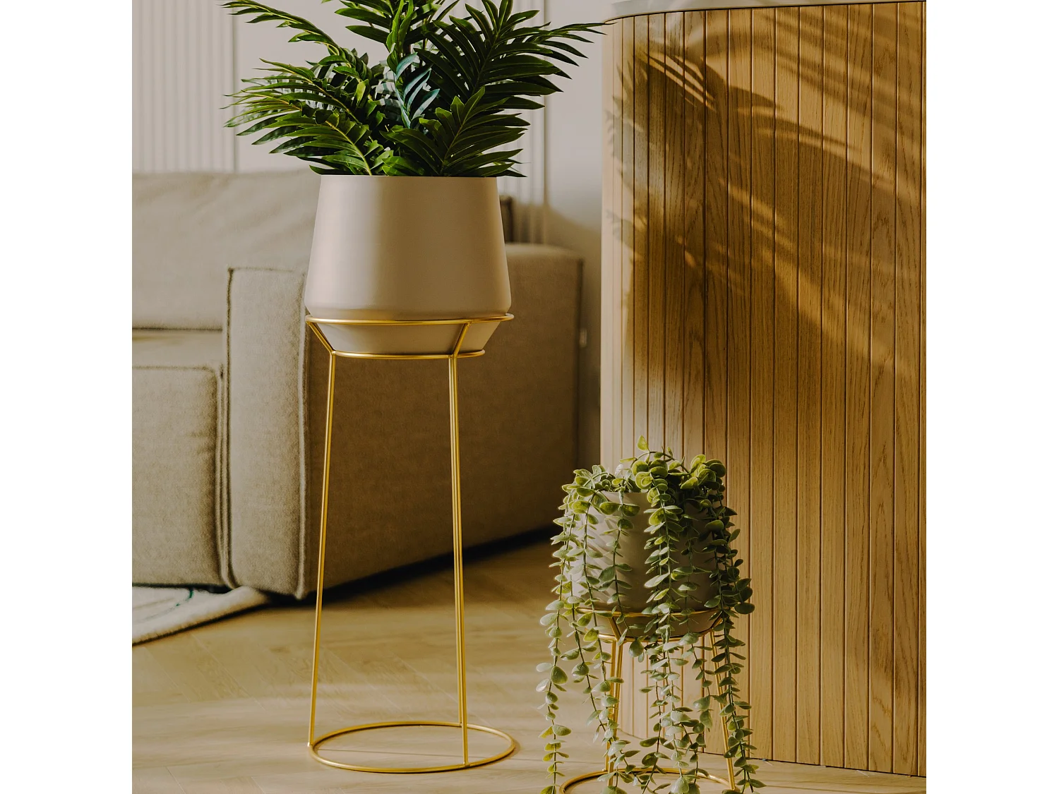 Elegante Eisen-Blumentopfabdeckung in Hellbraun