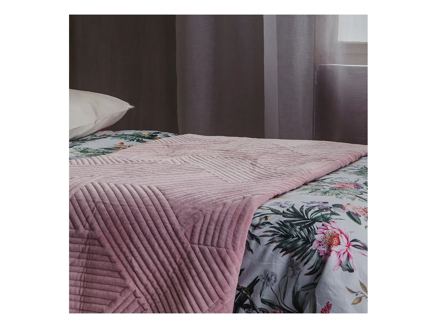 Elegante Tagesdecke Minister 200x220cm Blassrosé