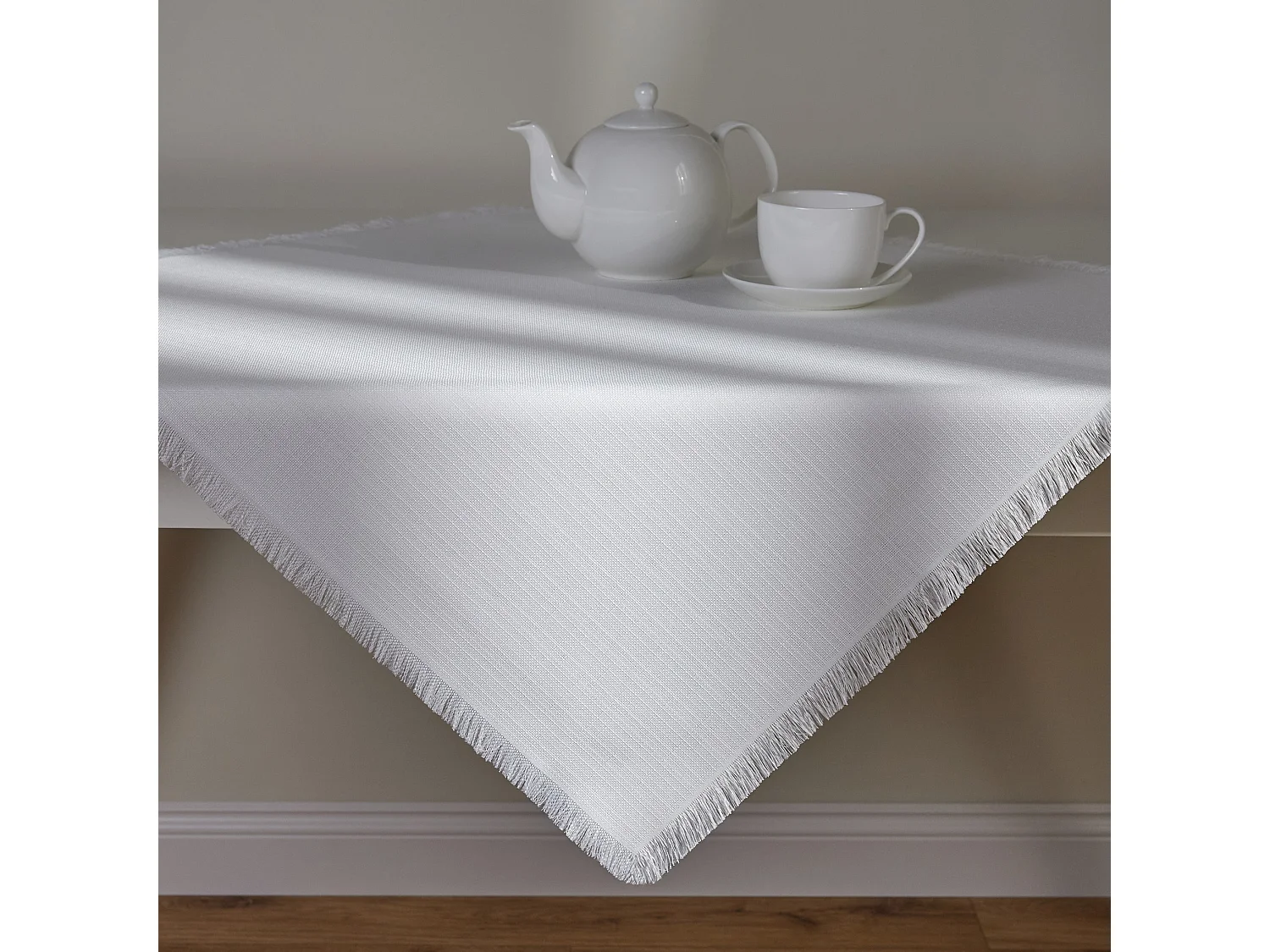 Tischdecke Arata mittelweiß 80 x 80