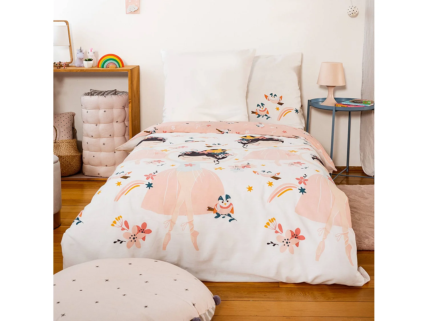 Parure de lit réversible 1 place imprimé princesse et oiseaux en polycoton. 1 housse de couette et 1 oreiller