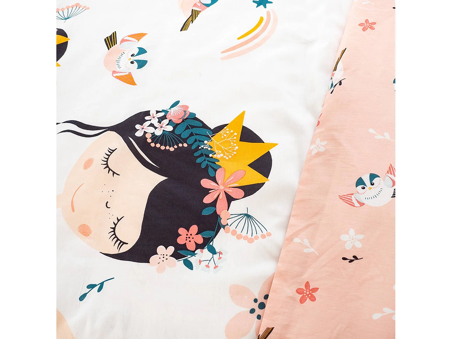 Parure de lit réversible 1 place imprimé princesse et oiseaux en polycoton. 1 housse de couette et 1 oreiller