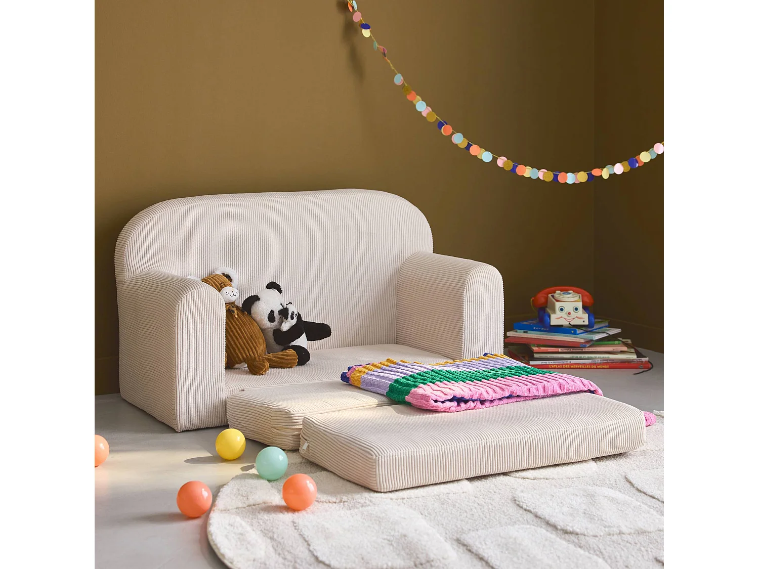 Sofá cama infantil de pana desplegable crema