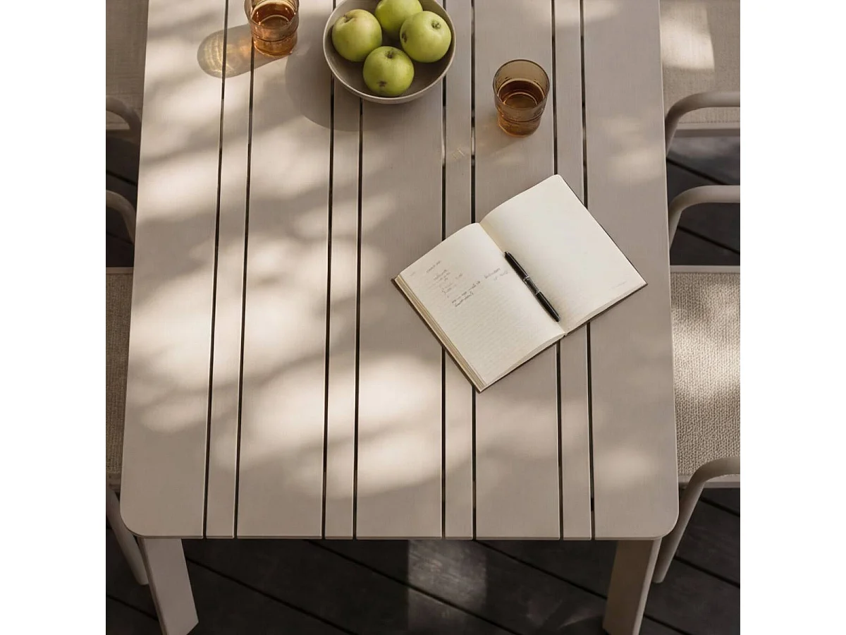 Table de jardin en aluminium taupe 8 places Kaïa