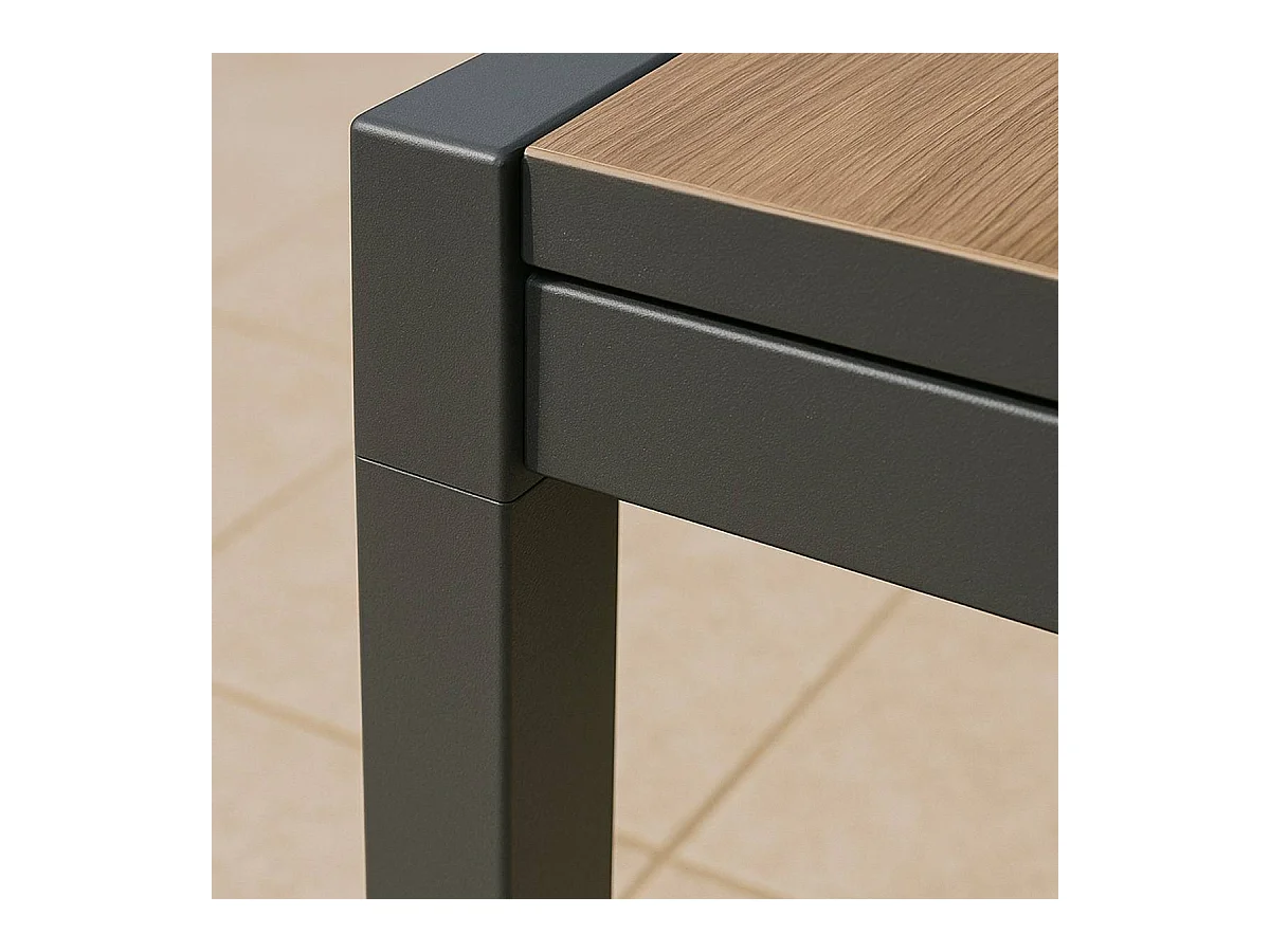 Grande table de jardin en aluminium gris et effet bois Ayden