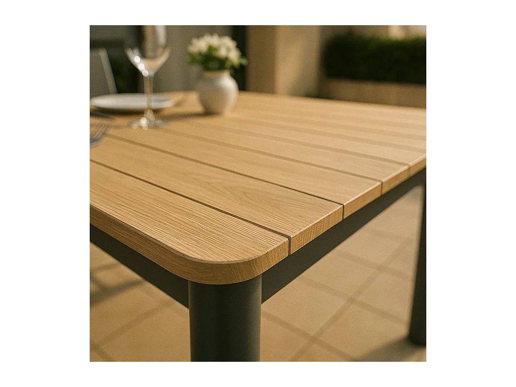Table de jardin en aluminium gris et effet bois Ayden