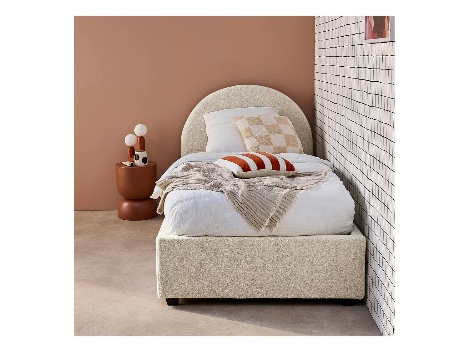 Cama con somier abatible y cabecero 90cm, acabado en borreguito blanco