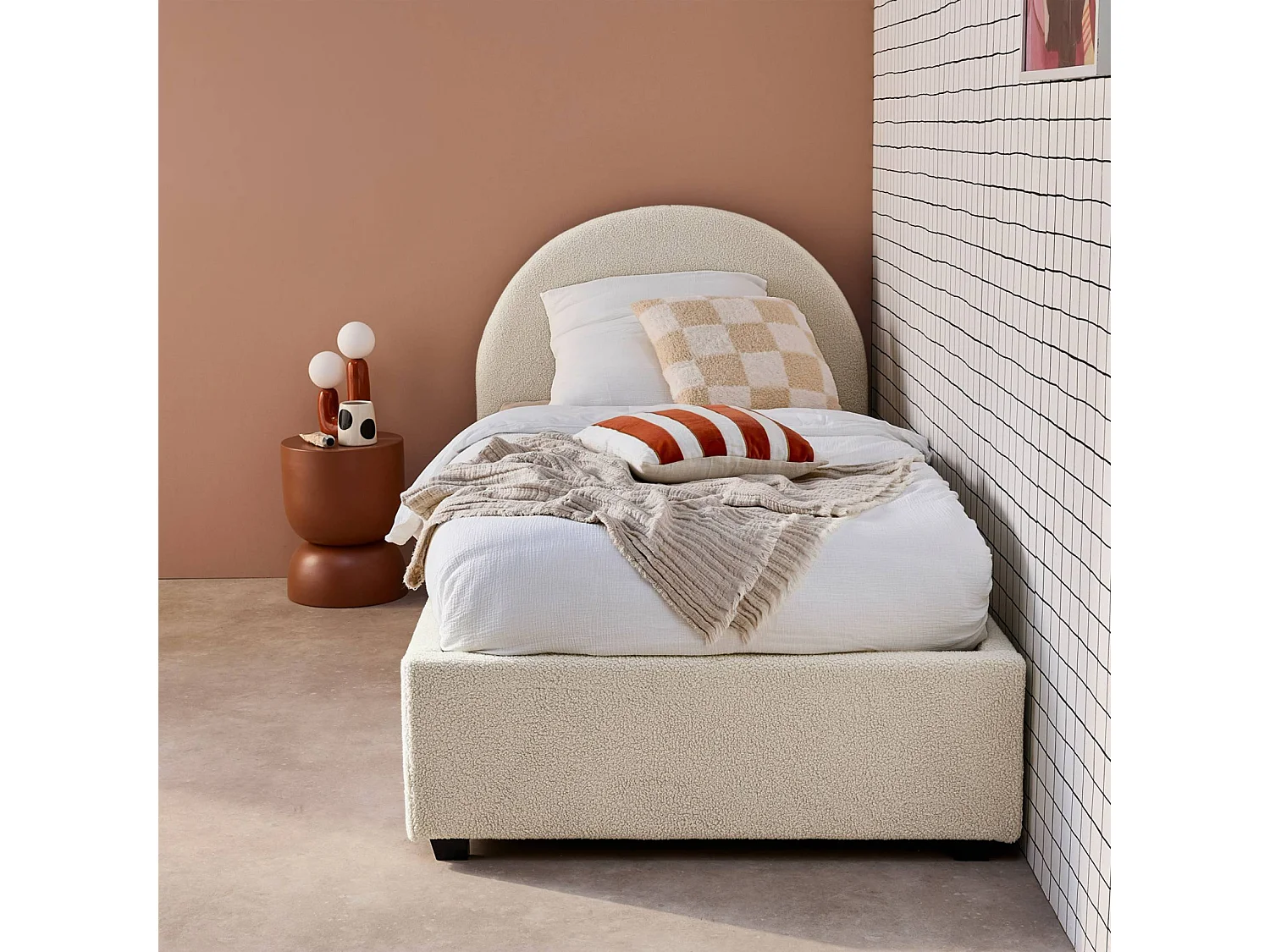 Cama con somier abatible y cabecero 90cm, acabado en borreguito blanco