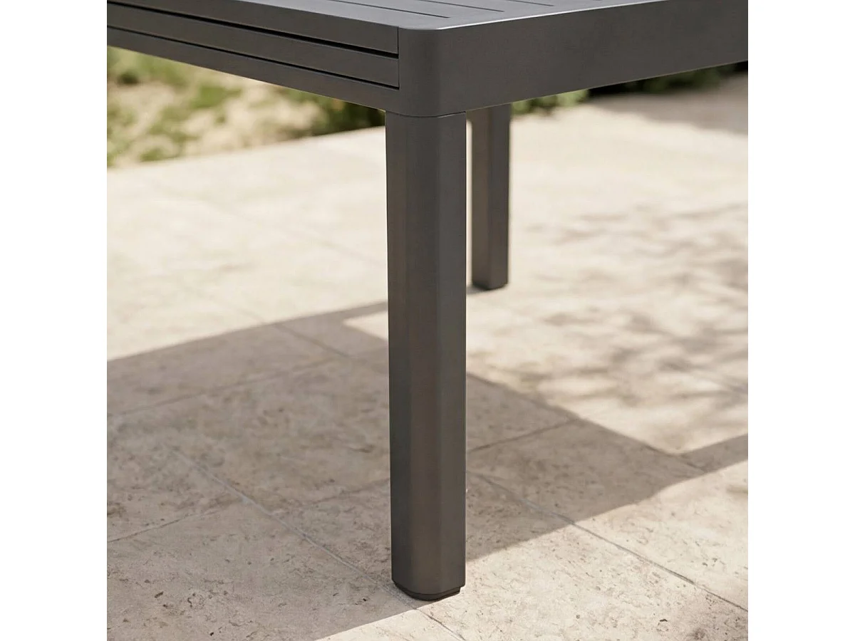 Table de jardin carrée en aluminium gris Kaïa