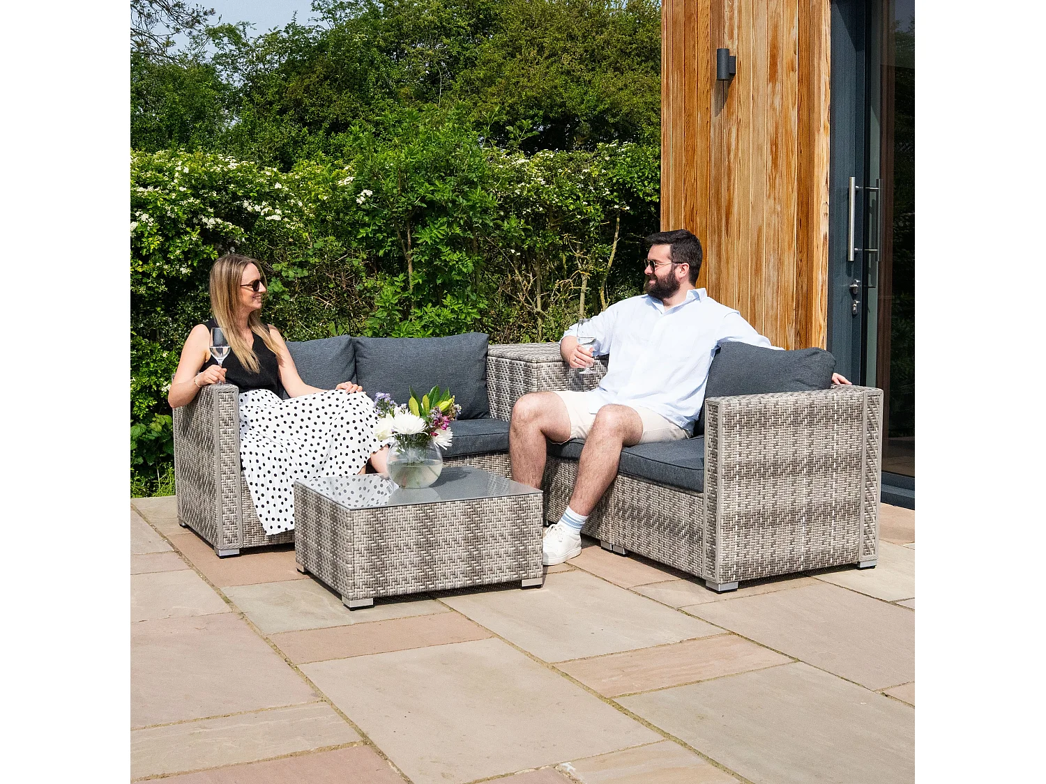 Salon de Jardin Modulaire en Rotin Gris 6 Pièces Canapé Coussins Table Basse