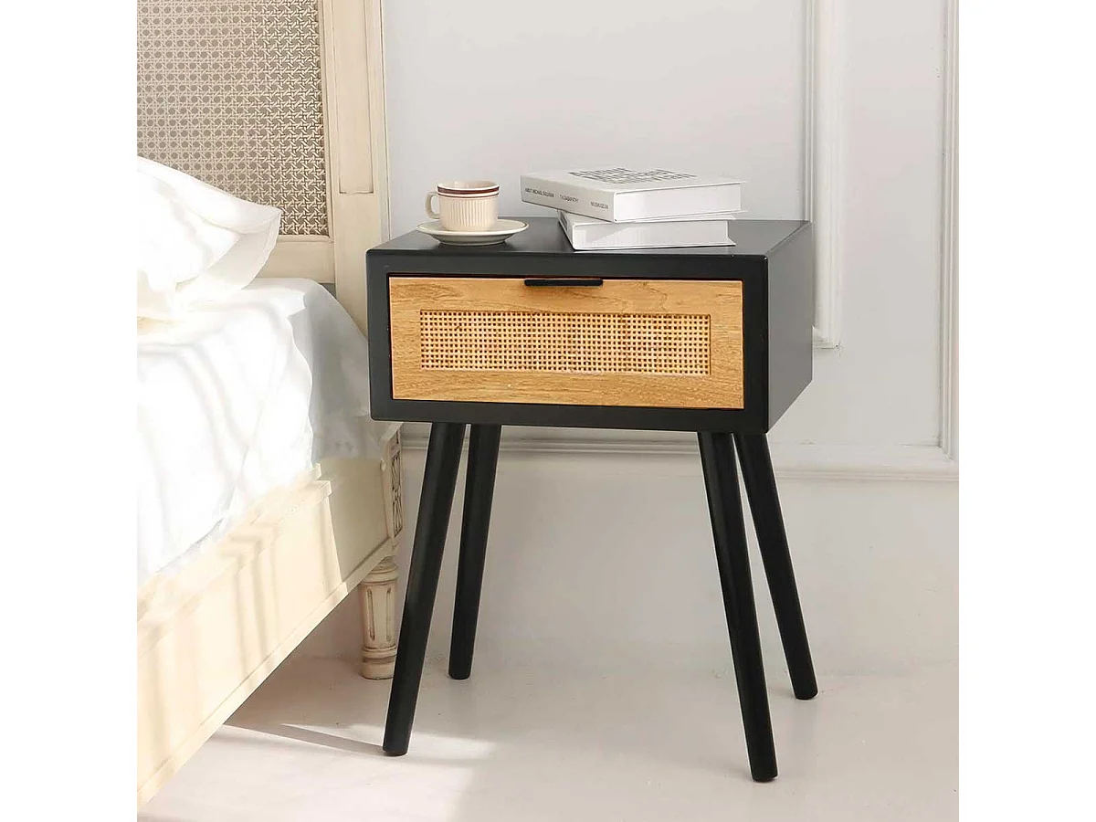 Mesa de cabeceira estilo industrial Frisa, preta e rattan, 1 gaveta, 40x52x30 cm