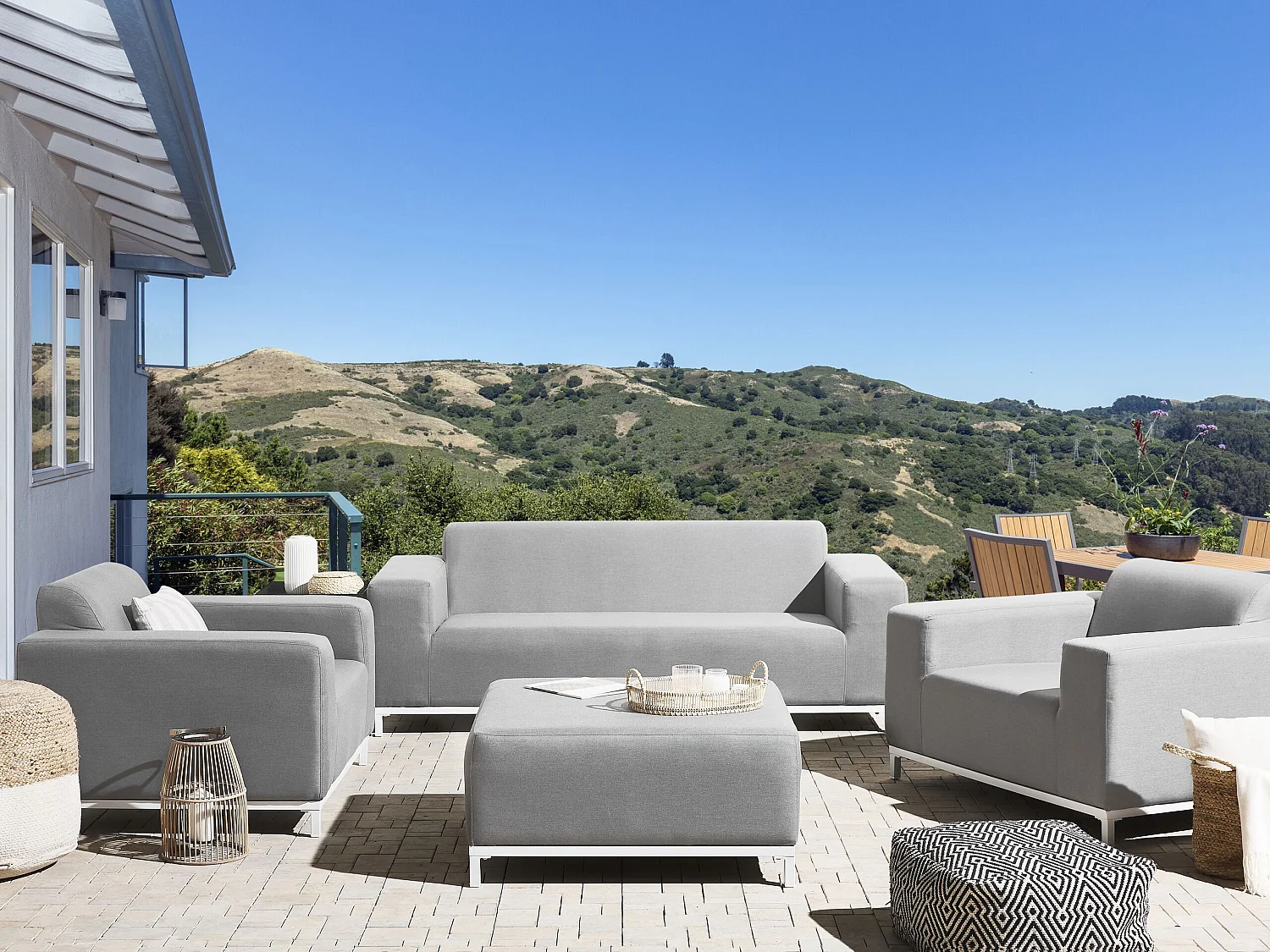 Ensemble de salon de jardin avec table 5 places ROVIGO Gris clair