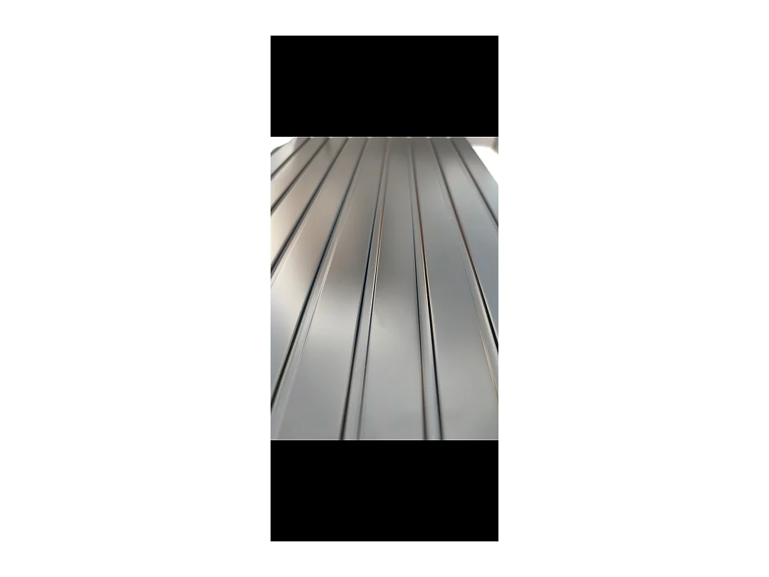 TV-Schrank Marlo Fernsehschrank TV-Lowboard 200 cm vertikal gefräste Fronten modernes Design dreitürig Wohnzimmer Wandmontage (Farbe: schwarz )