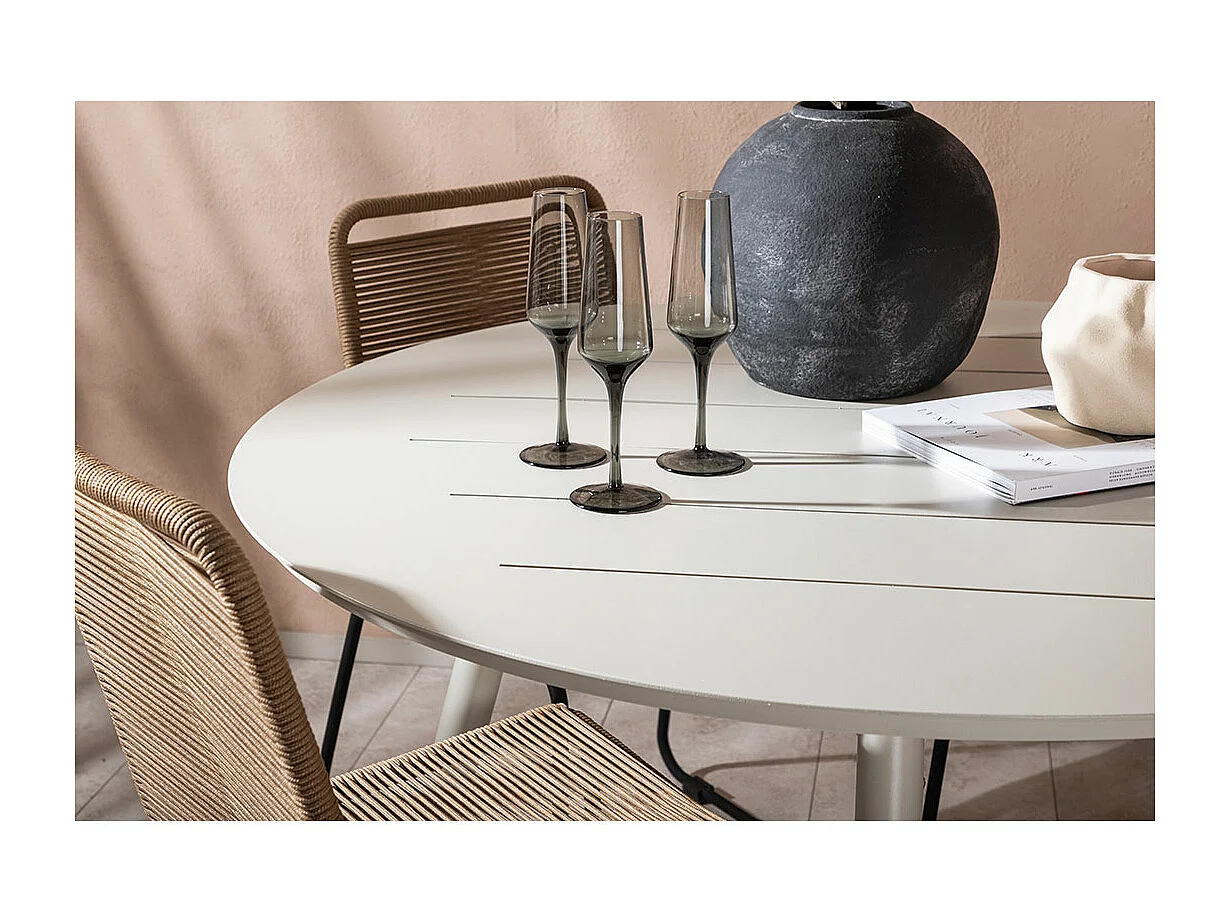 LinaLindos tuinmeubelset 1 eettafel, 4 stoelen beige.