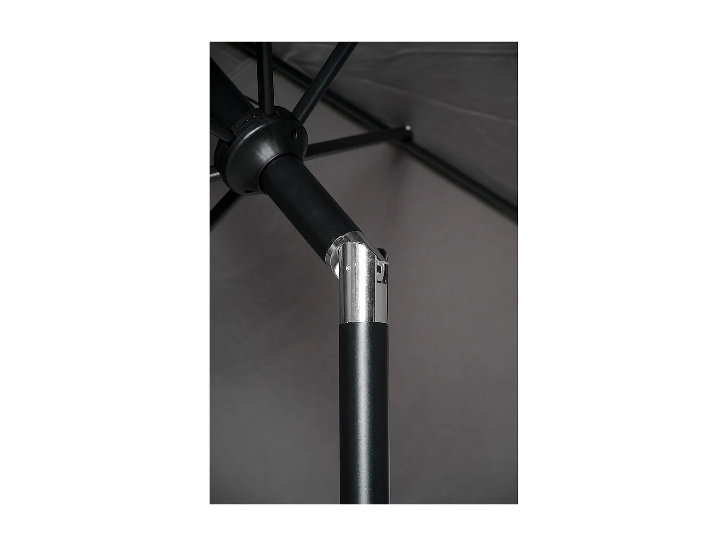 Joakim Parasol Ø3M dunkelgrau.