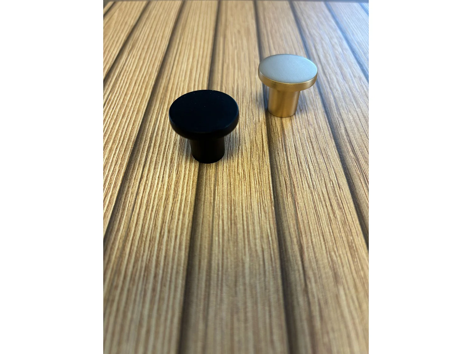 Commode WENA, 3 tiroirs, 2 portes, Gaja, 150x95x40 cm, Noir/Chêne Gaja