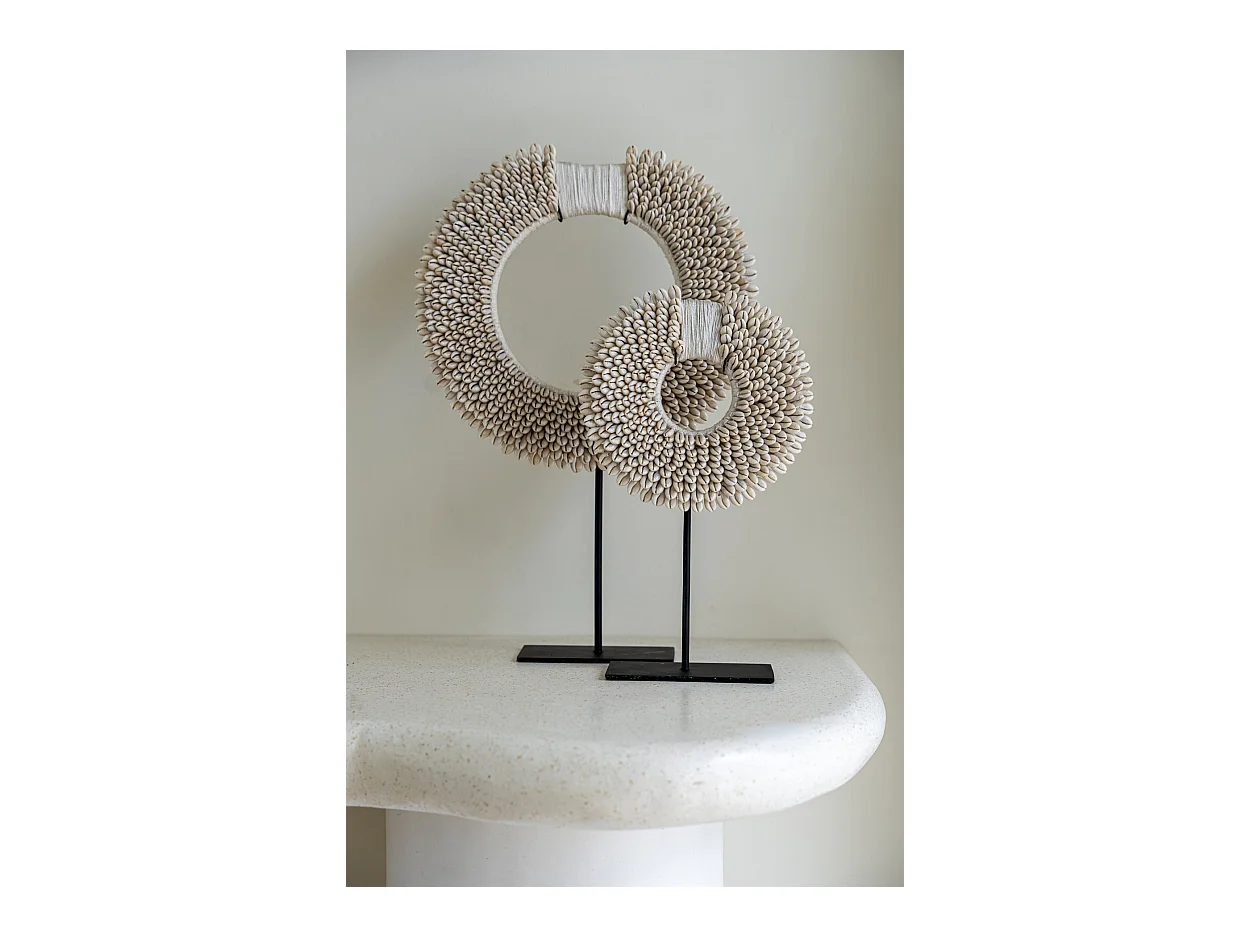 Le Disque De Coquillages Papua Sur Support - Blanc - S