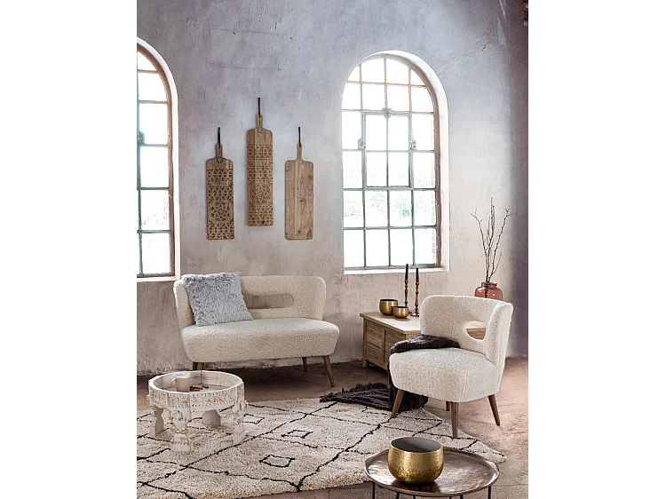 Canapé en tissu blanc effet laine, pieds en bois d'hévéa - CORTINA