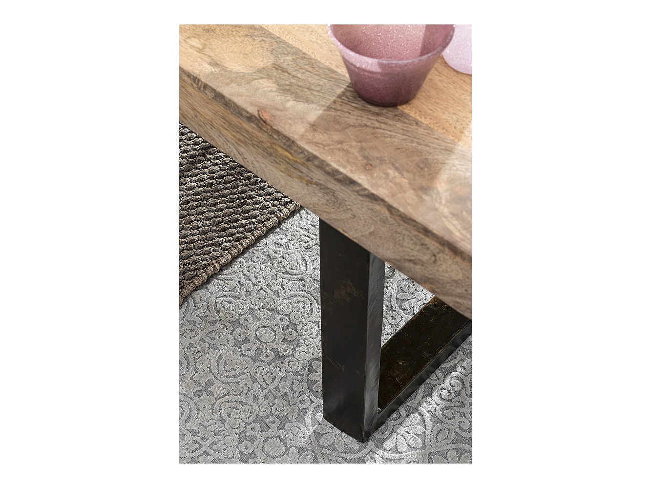 Tisch aus Mangoholz und schwarzen Stahlbeinen, 200×100 - MANCHESTER