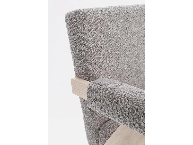 Fauteuil en tissu bouclé gris tourterelle et pieds en bois d'hévéa - FAIZA