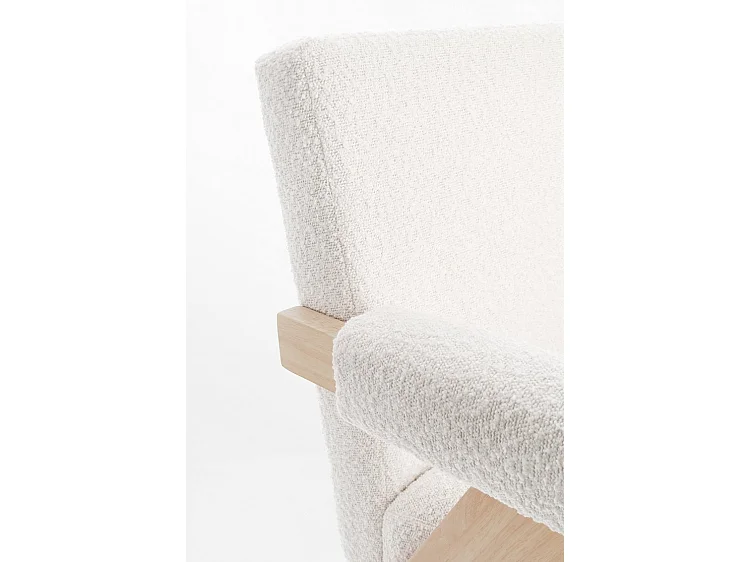 Fauteuil en tissu effet bouclé ivoire avec pieds en bois d'hévéa - FAIZA