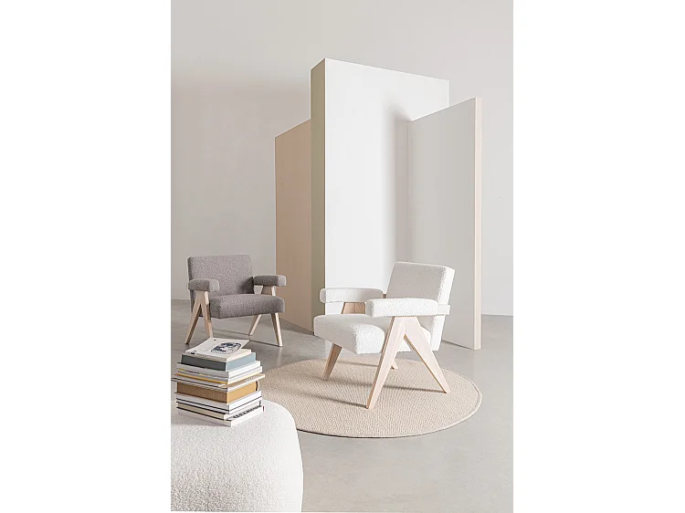 Fauteuil en tissu effet bouclé ivoire avec pieds en bois d'hévéa - FAIZA