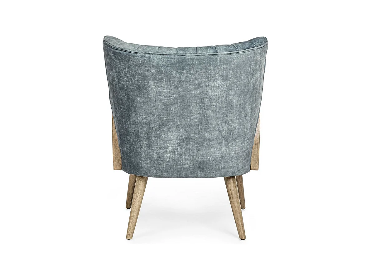 Jasnoniebieski fotel z tkaniny z efektem aksamitu, drewniane nogi i podłokietniki - VIRNA