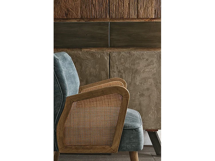 Poltrona in tessuto effetto velluto azzurro, gambe e braccioli legno - VIRNA