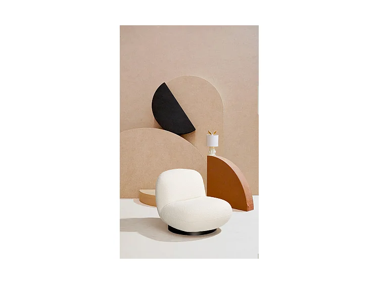 Cadeira de braços giratória em tecido branco com efeito bouclé - MARGOT